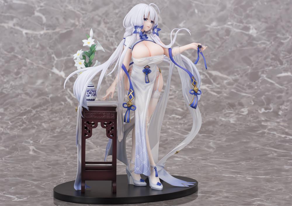 Azur Lane Illustrious (Maiden Lily's Radiance Ver.) 1/7 Scale Figure