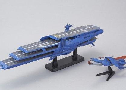 Space Battleship Yamato 2199 Gaiperon Class Aircraft Carrier Schderg 1/1000 Scale Model Kit