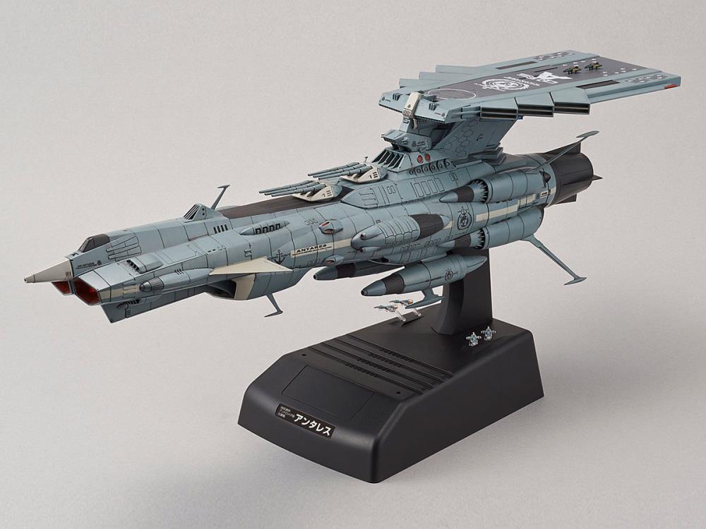 Space Battleship Yamato U.N.F.C. Andromeda Class DX 1/1000 Scale Model Kit