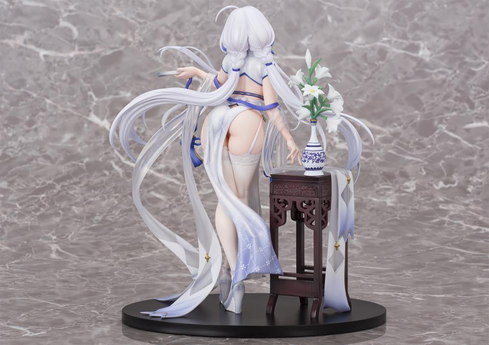 Azur Lane Illustrious (Maiden Lily's Radiance Ver.) 1/7 Scale Figure