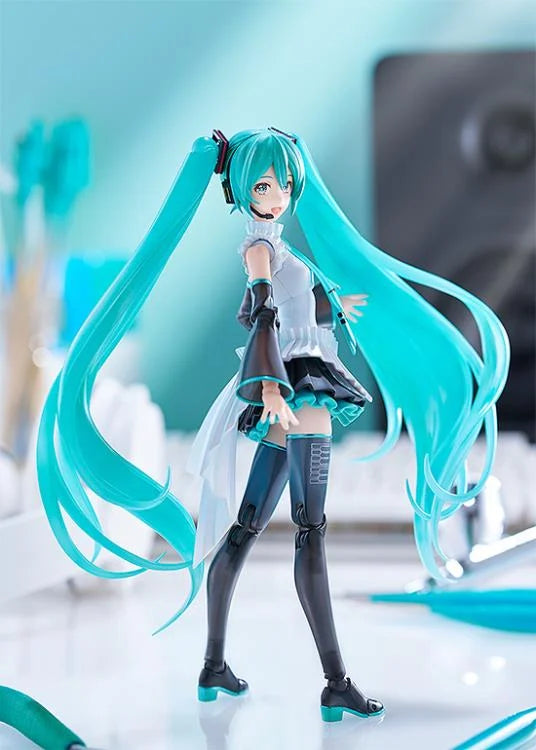 Vocaloid Character Vocal Series 01 PLAMATEA Hatsune Miku (Happy 16th Birthday Ver.) Model Kit