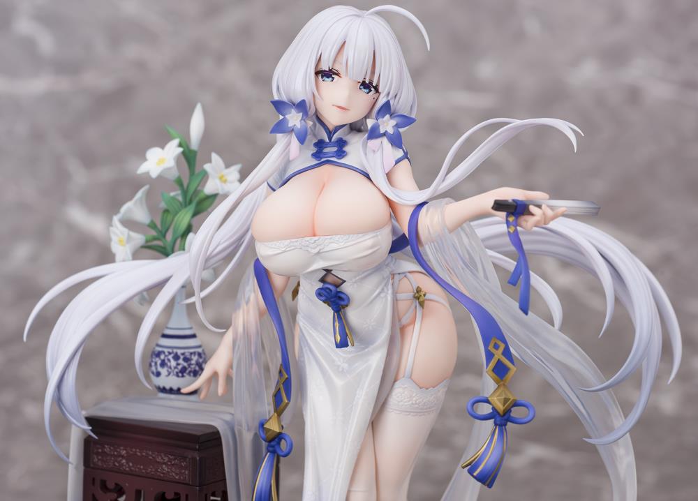 Azur Lane Illustrious (Maiden Lily's Radiance Ver.) 1/7 Scale Figure