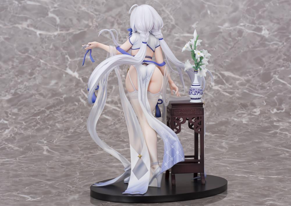 Azur Lane Illustrious (Maiden Lily's Radiance Ver.) 1/7 Scale Figure