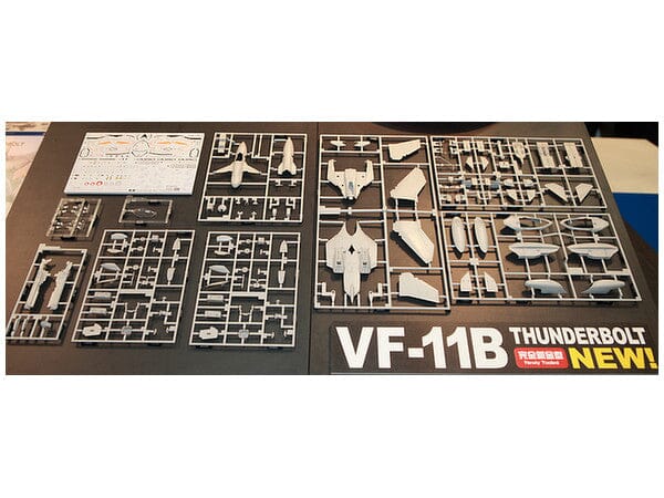 Macross Plus VF-11B Thunderbolt 1/72 Scale Model Kit