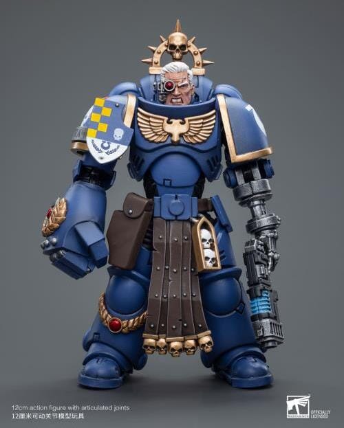 Warhammer 40k Ultramarines Lieutenant with Power Fist 1/18 Scale Figure