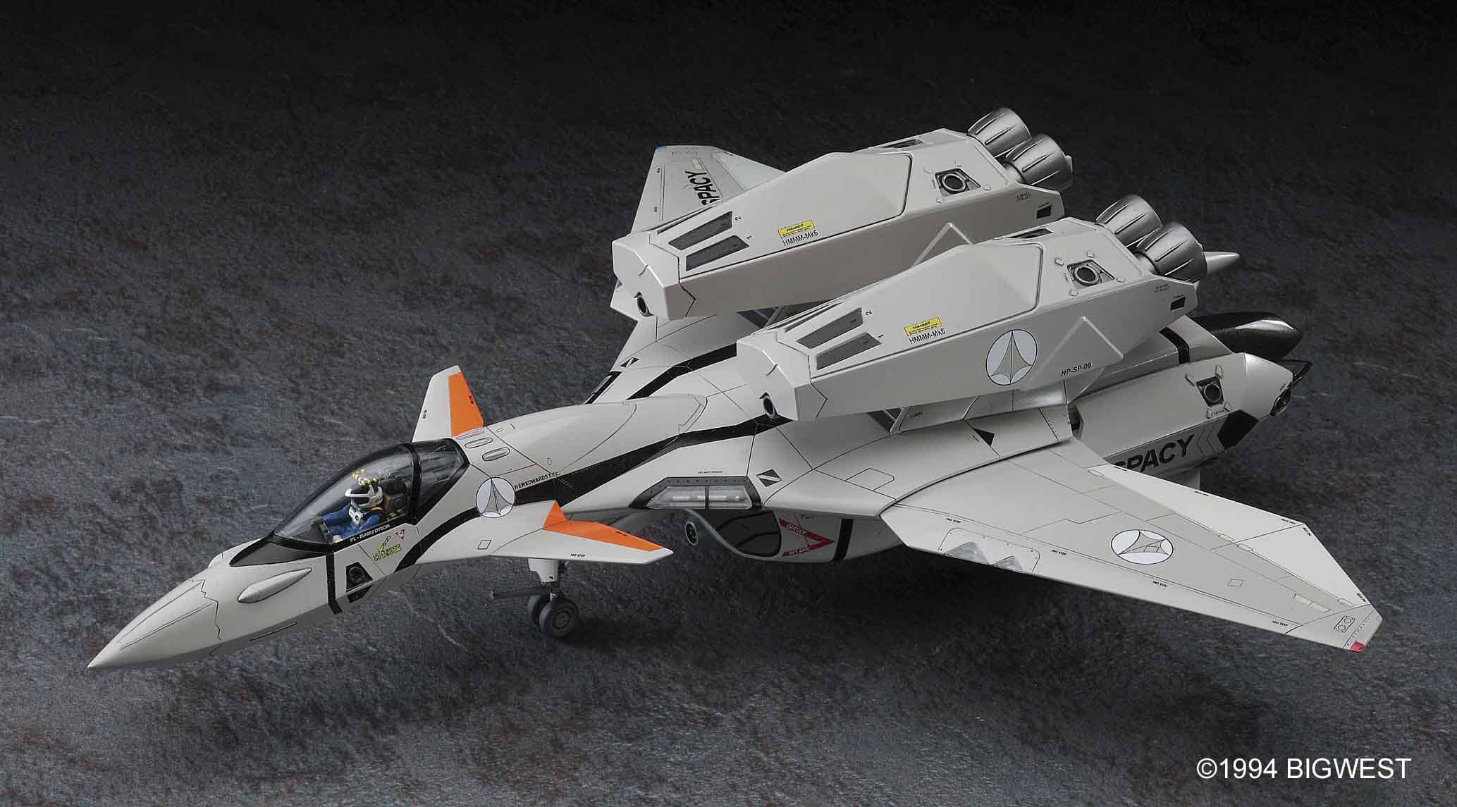 Macross Plus VF-11B Super Thunderbolt 1/72 Scale Model Kit