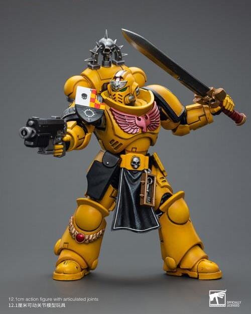 Warhammer 40k Imperial Fists Lieutenant with Power Sword 1/18 Scale Figure