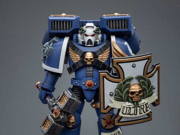 Warhammer 40k Ultramarines Vanguard Veteran with Thunder Hammer & Storm Shield 1/18 Scale Figure