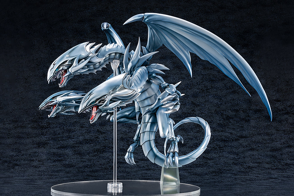 Yu-Gi-Oh! Duel Monsters Blue-Eyes Ultimate Dragon Exclusive Figure