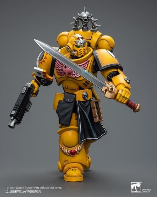 Warhammer 40k Imperial Fists Lieutenant with Power Sword 1/18 Scale Figure