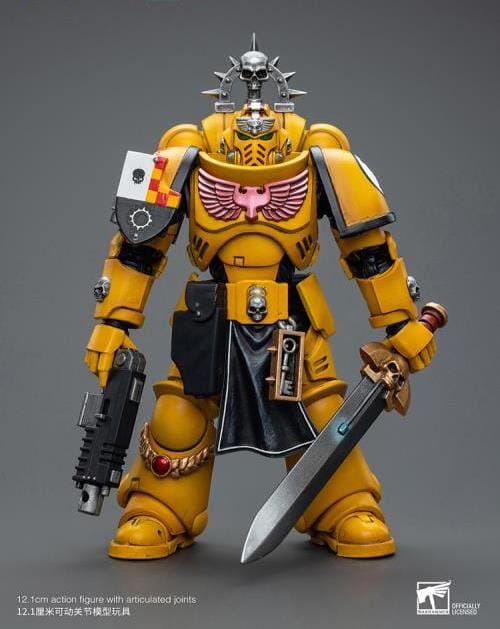 Warhammer 40k Imperial Fists Lieutenant with Power Sword 1/18 Scale Figure