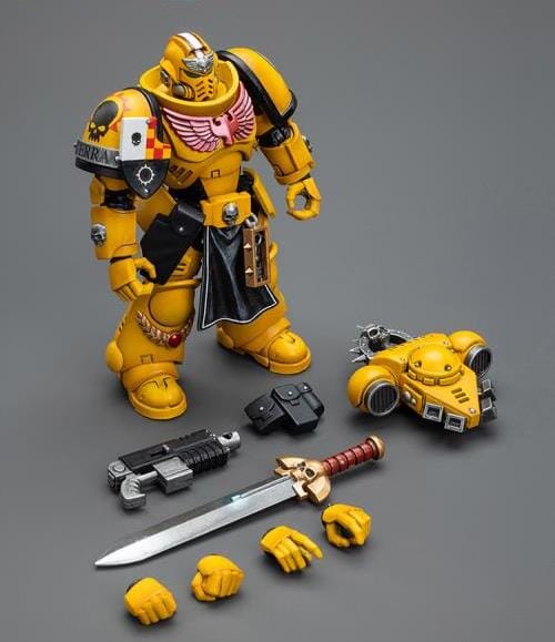 Warhammer 40k Imperial Fists Lieutenant with Power Sword 1/18 Scale Figure