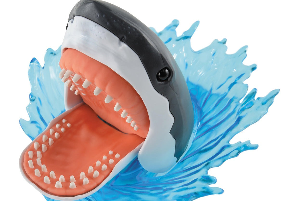 Exploring Lab Nature Shark Model Kit