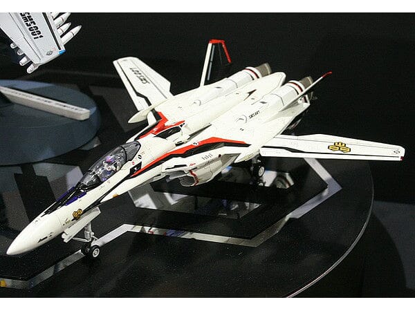 Macross Frontier VF-25F/S Messiah 1/72 Scale Model Kit