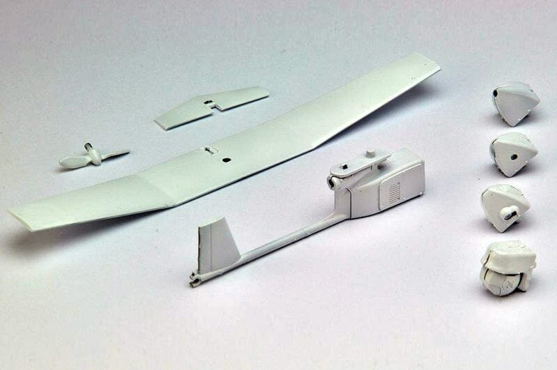 TomyTec Little Armory 1/12 LD032 UAV with Equipment and Materials