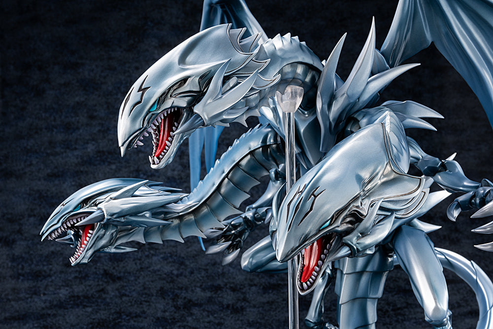 Yu-Gi-Oh! Duel Monsters Blue-Eyes Ultimate Dragon Exclusive Figure