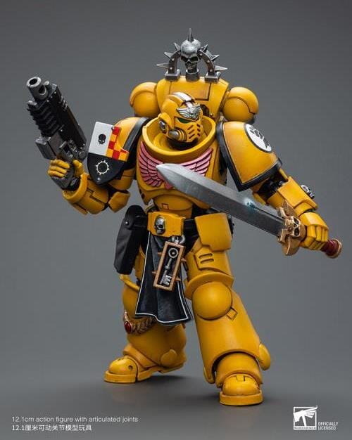 Warhammer 40k Imperial Fists Lieutenant with Power Sword 1/18 Scale Figure