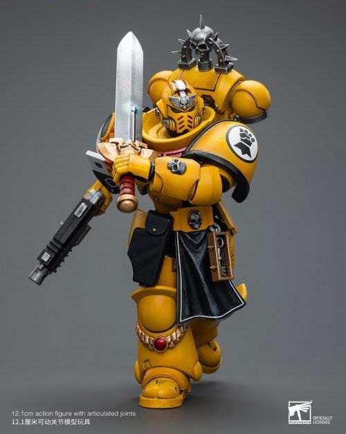 Warhammer 40k Imperial Fists Lieutenant with Power Sword 1/18 Scale Figure