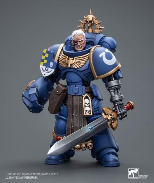 Warhammer 40k Ultramarines Lieutenant with Power Fist 1/18 Scale Figure