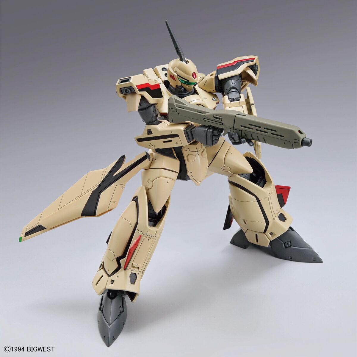 Macross Plus HG YF-19 Isamu Daison Machine 1/100 Scale Model Kit