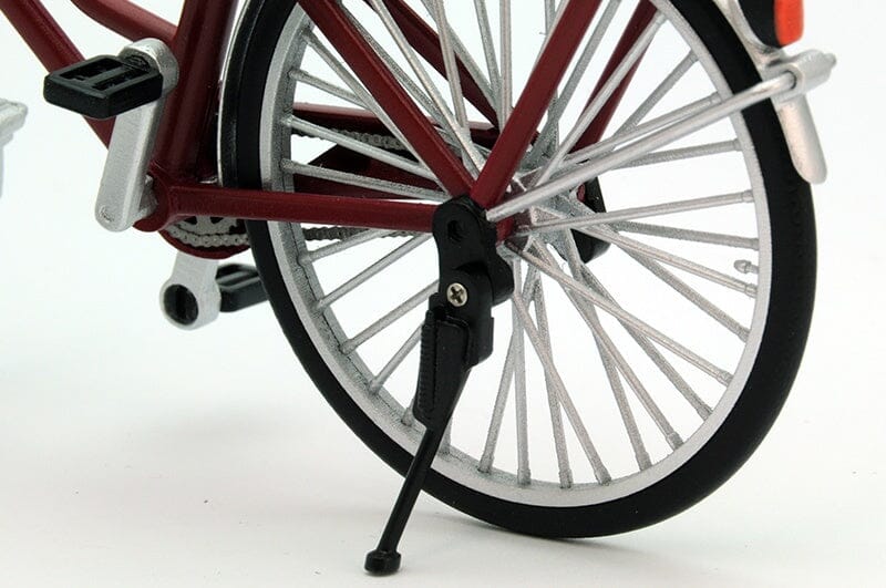 TomyTec Little Armory 1/12 LM005 Commuting Bicycle Defense School Maroon