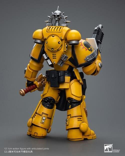 Warhammer 40k Imperial Fists Lieutenant with Power Sword 1/18 Scale Figure