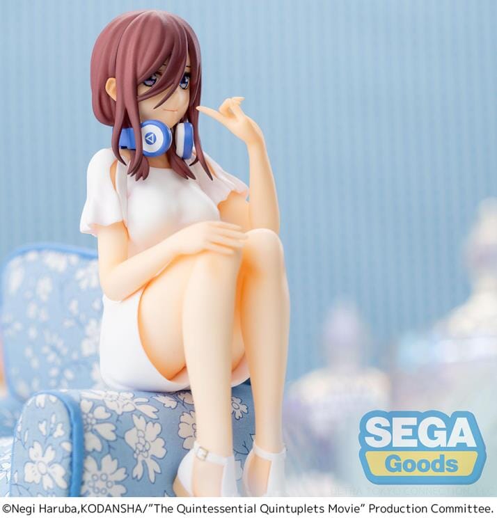 The Quintessential Quintuplets Miku Nakano Premium Perching Figure