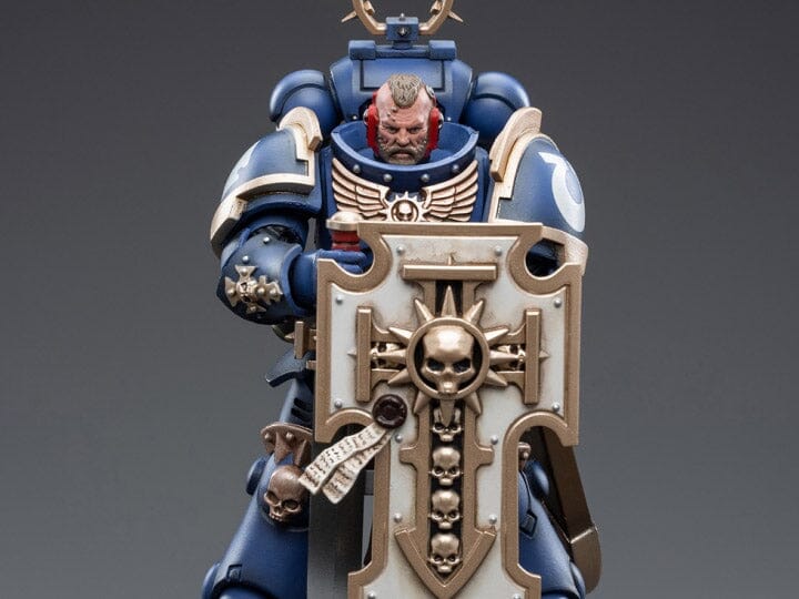 Warhammer 40K Ultramarines Bladeguard Veterans 1/18 Scale Figure