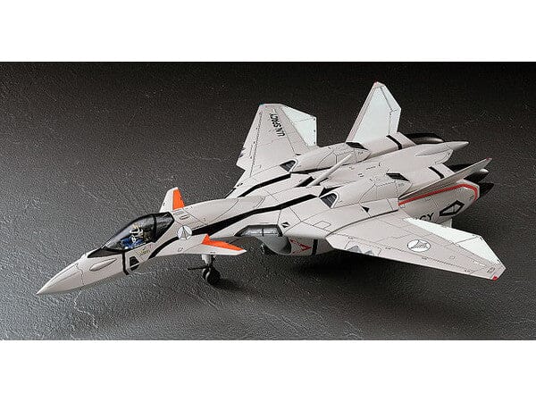 Macross Plus VF-11B Thunderbolt 1/72 Scale Model Kit