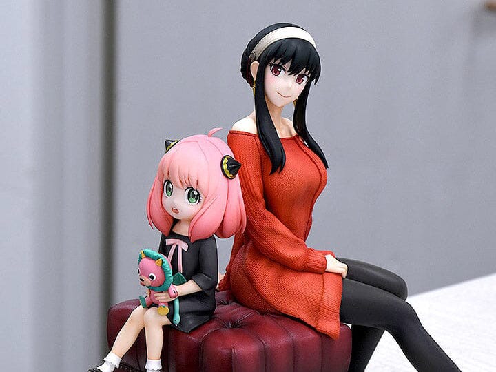 Spy x Family Anya and Yor Forger 1/7 Scale Figure