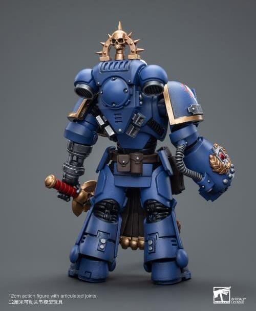 Warhammer 40k Ultramarines Lieutenant with Power Fist 1/18 Scale Figure