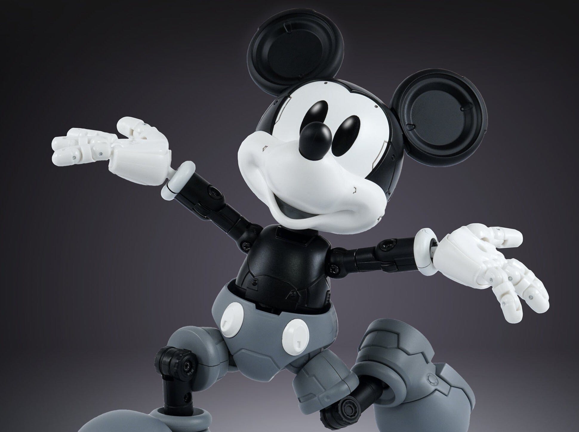 Disney HBF001BW Micky Mecha (Black & White) Figure